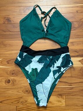 Cupshe Dark Green & Black Tropical Cutout One-Piece Swimsuit